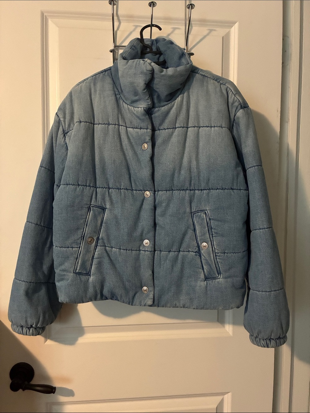NWOT American Eagle Outfitters Light Blue Quilted Puffer Jacket